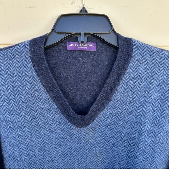 Men's John Ashford Cashmere V-Neck Pullover Sweater EUC - Picture 3 of 6
